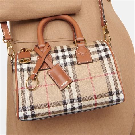 fake burberry boots|how to spot a burberry bag.